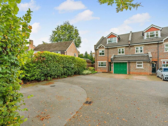 5 Bedroom Semi-Detached House For Sale In Nascot Wood Road, Watford, WD17