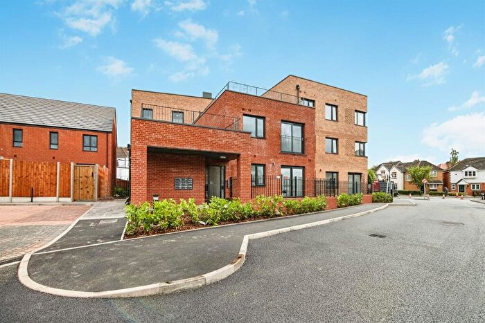 1 Bedroom Apartment For Sale In The Woodlands, Oldbury, B68