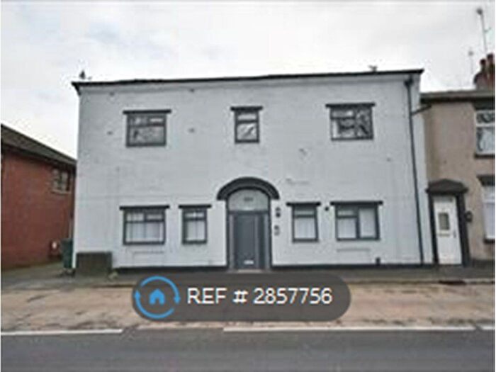 Studio To Rent In Oldham Road, Rochdale, OL16