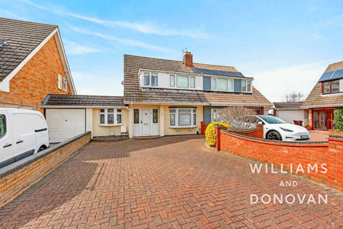 4 Bedroom Chalet For Sale In Maplin Close, Benfleet, SS7