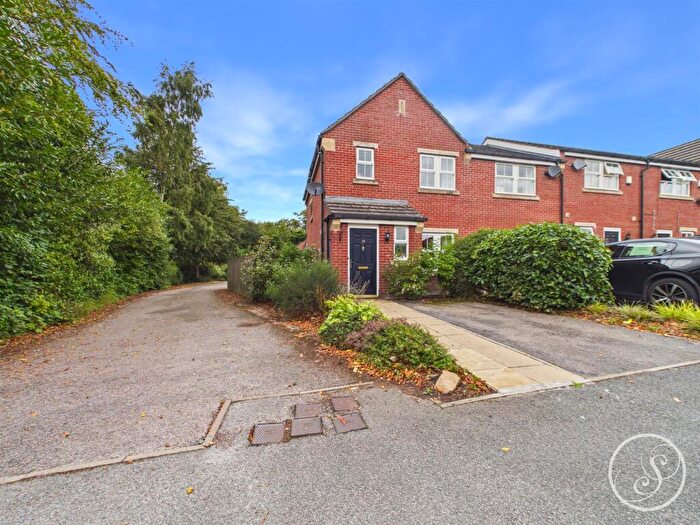 3 Bedroom End Of Terrace House For Sale In Woodlea Avenue, Meanwood, Leeds, LS6