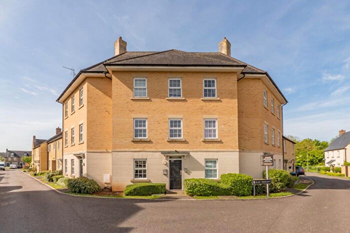2 Bedroom Flat To Rent In Flax Crescent, Carterton, Oxfordshire, OX18