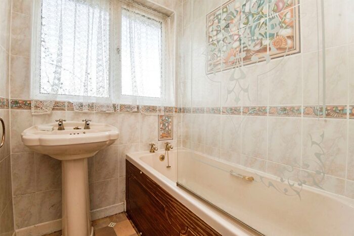 2 Bedroom Detached Bungalow For Sale In Allington Mead, Exeter, EX4