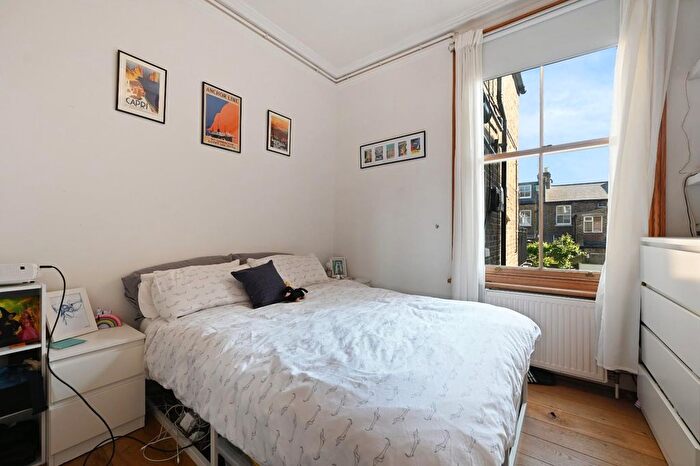 1 Bedroom Flat For Sale In Irving Road, London, W14