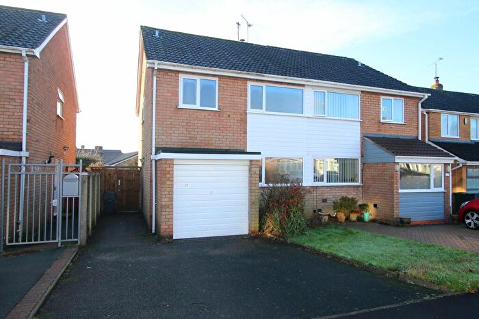 3 Bedroom Semi-Detached House To Rent In Long Compton Drive, Hagley, Stourbridge, DY9