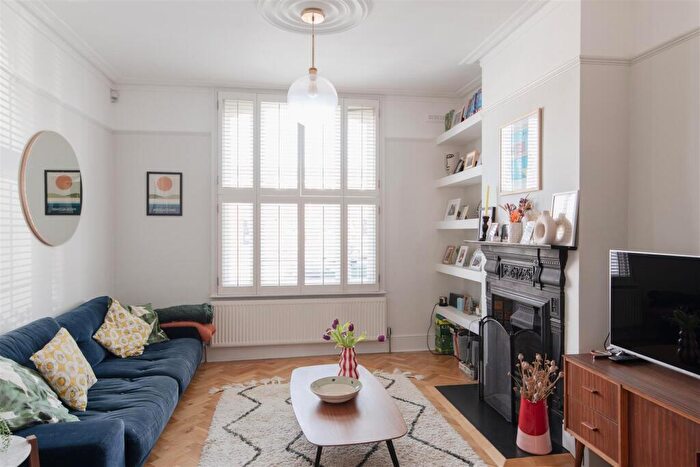 3 Bedroom Terraced House For Sale In Kirkwood Road, Nunhead, London, SE15