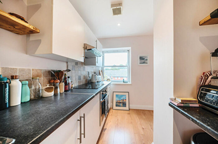 1 Bedroom Flat For Sale In Frederick Street, Aldershot, GU11