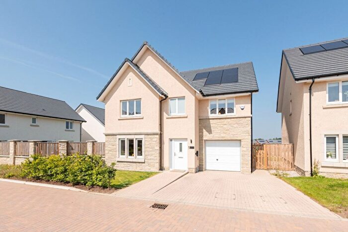 5 Bedroom Detached House For Sale In Ben Vorlich Drive, East Calder, EH53