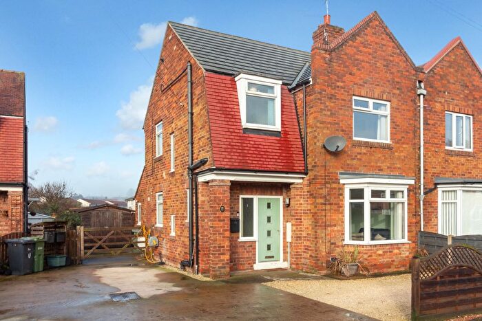 3 Bedroom Semi Detached House For Sale In Fawkes Drive, York, North Yorkshire, YO26
