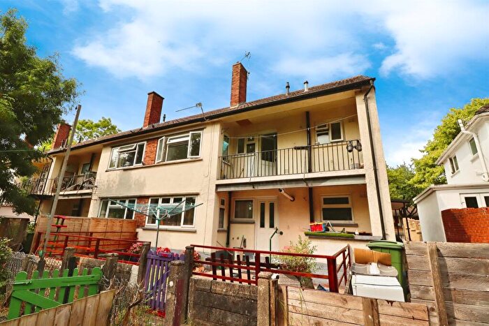 2 Bedroom Maisonette For Sale In Greenway Road, Rumney, Cardiff, CF3