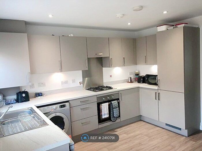 2 Bedroom Terraced House To Rent In Hays Road, Gravesend, DA12