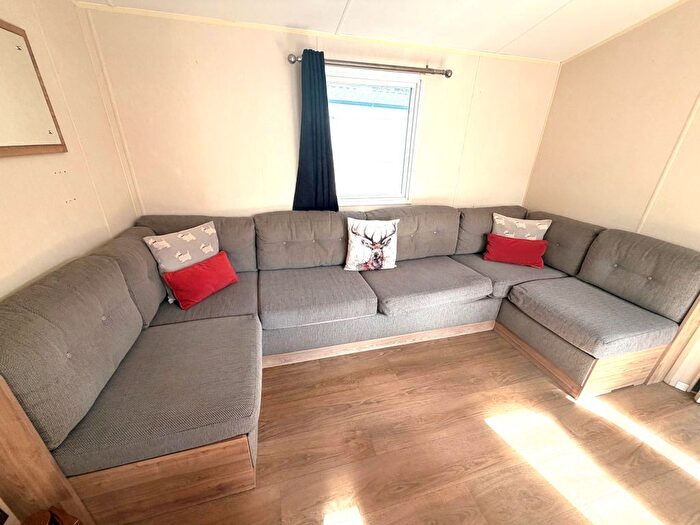 4 Bedroom Park Home For Sale In Hythe Road, Dymchurch, Romney Marsh, TN29