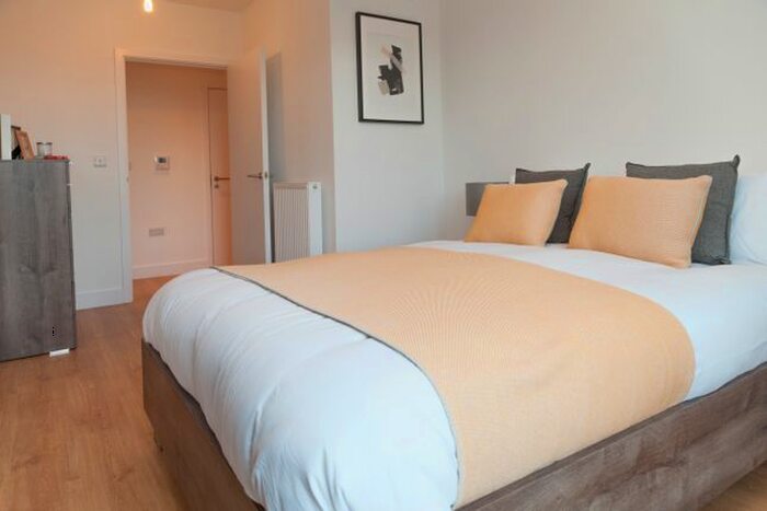 2 Bedroom Flat To Rent In Station Road, London, SE13