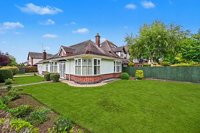 2 Bedroom Detached Bungalow For Sale In Ashlawn Road, Hillmorton, Rugby, CV22