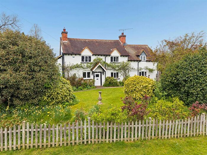 3 Bedroom Detached House For Sale In Drayton Road, Newton Longville, Milton Keynes, MK17