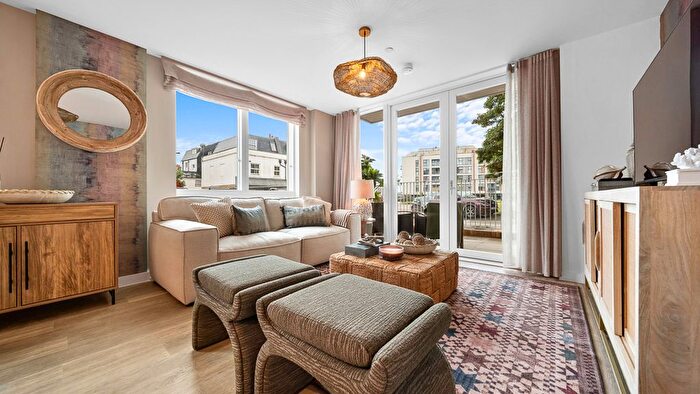 2 Bedroom Flat For Sale In Surry Street, Shoreham By Sea, Shoreham By Sea, BN43