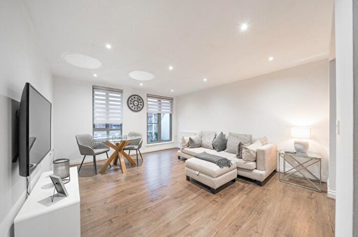 2 Bedroom Apartment For Sale In Victoria Court, New Street, Chelmsford, Essex, CM1