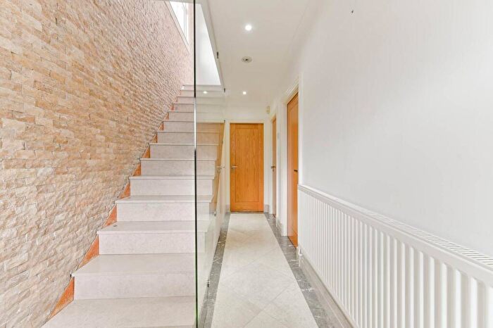 4 Bedroom Terraced House For Sale In Castleton Road, Mitcham, CR4