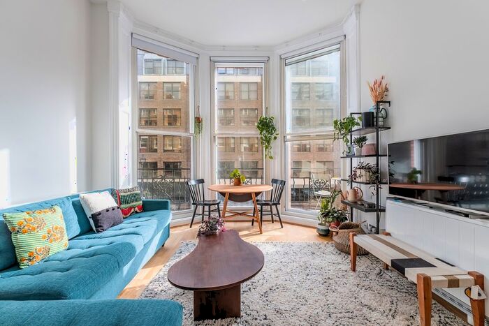 2 Bedroom Flat To Rent In Nottingham Place, London, W1U