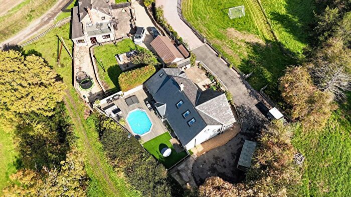 4 Bedroom Cottage For Sale In Plumbley Lane, Mosborough, S20