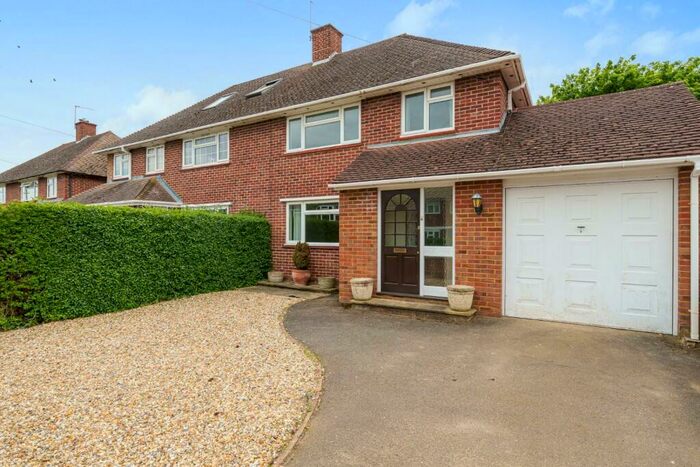 3 Bedroom Semi-Detached House To Rent In Bulkeley Avenue, Windsor, SL4