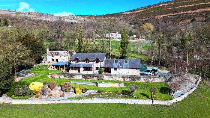 3 Bedroom Detached House For Sale In Sun Bank, Llangollen, LL20