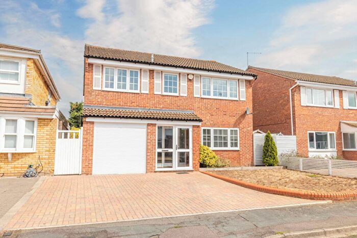 4 Bedroom Detached House For Sale In Long Drive, Burnham, SL1