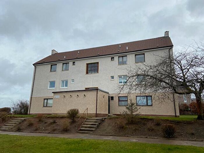 2 Bedroom House To Rent In Baird Hill, The Murray, G75