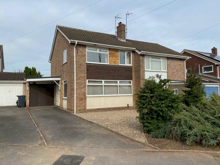 3 Bedroom Semi-Detached House To Rent In Westminster Road, Wordsley, DY8