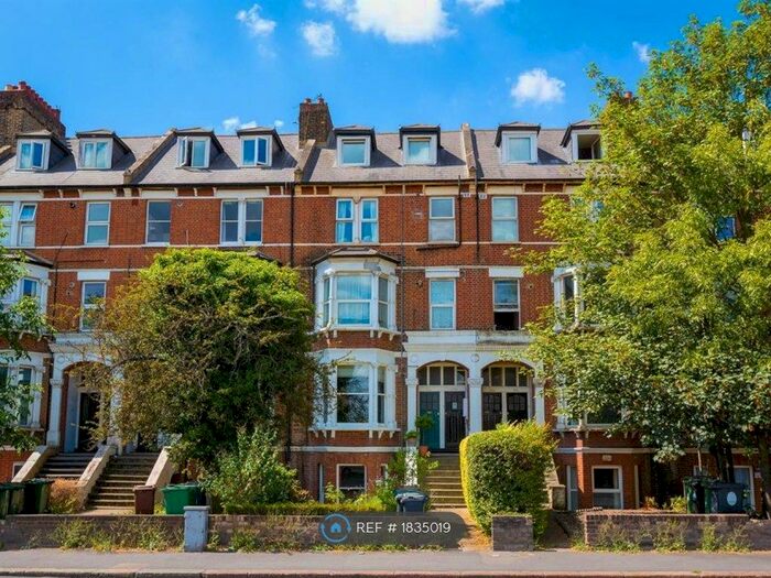 1 Bedroom Flat To Rent In Whipps Cross Road, London, E11