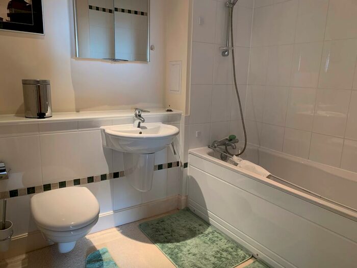 2 Bedroom Apartment To Rent In Anson Court, Gunwharf Quays, PO1