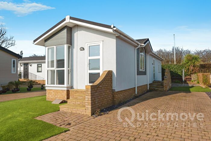 2 Bedroom Park Home For Sale In Herne Bay, Kent, CT6