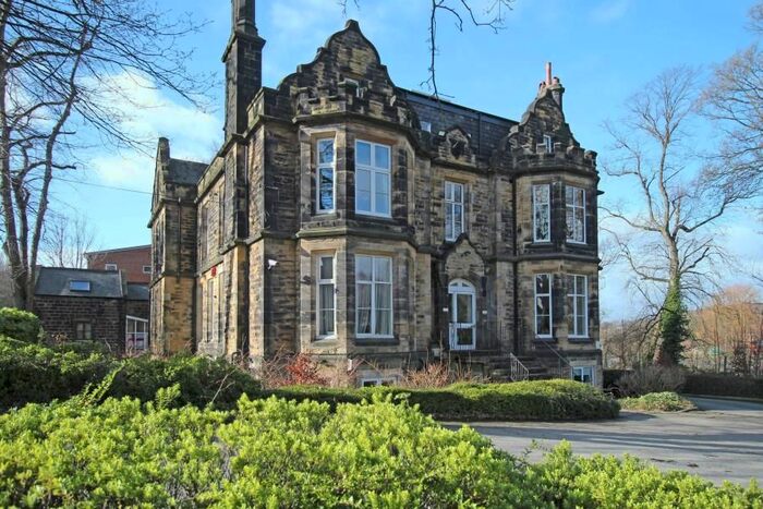 2 Bedroom Flat To Rent In Oakfield House, Kirkstall Lane, Kirkstall, Leeds, LS5