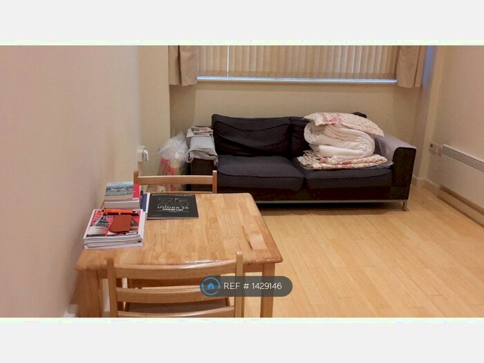 Studio To Rent In The Birchin, Manchester, M4