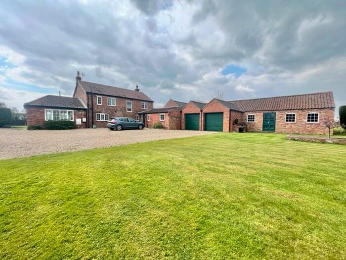 5 Bedroom Detached House For Sale In Fen Houses, South Somercotes, Louth, LN11