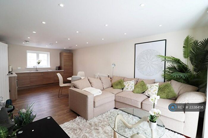 2 Bedroom Flat To Rent In Searle Crescent, Broomfield, Chelmsford, CM1