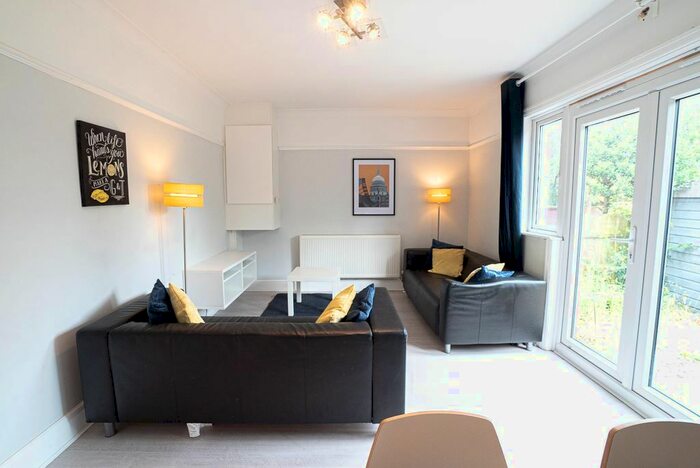 7 Bedroom Semi-Detached House To Rent In Granby Grove, Southampton, SO17