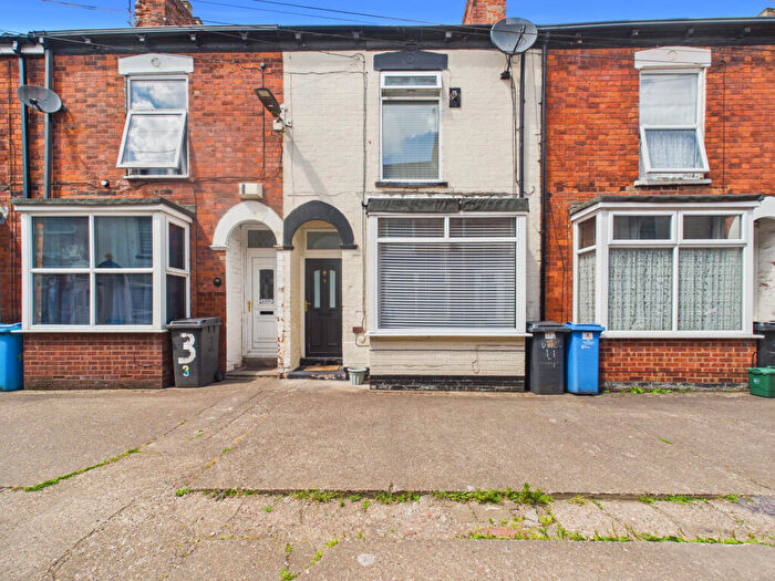 2 Bedroom Terraced House For Sale In Willow Grove, Princes Road, Hull, HU5