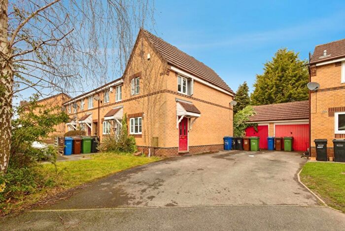 2 Bedroom Semi Detached House For Sale In Petrel Close, Stockport, Greater Manchester, SK3