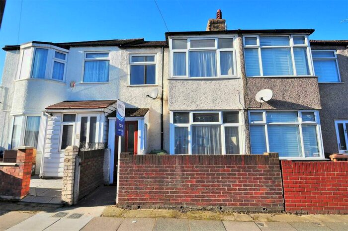 3 Bedroom Terraced House To Rent In Hurst Road, Erith, DA8