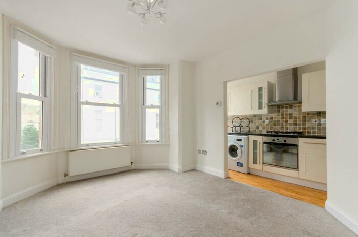 2 Bedroom Flat To Rent In Waldegrave Road, Crystal Palace, London, SE19
