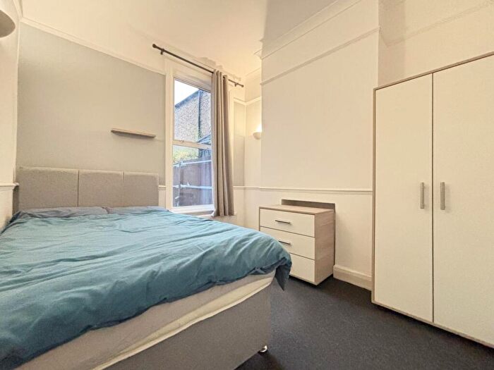 5 Bedroom House To Rent In Medlar Street, Camberwell, SE5