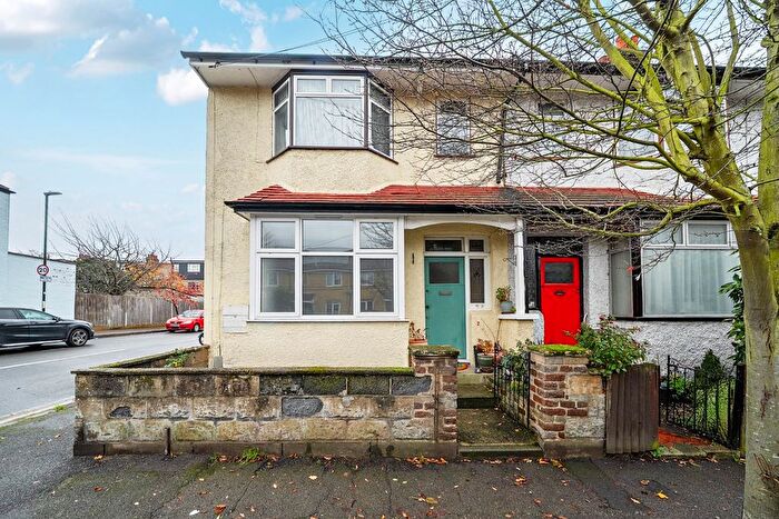 1 Bedroom Flat For Sale In Boundary Road, Colliers Wood, London, SW19