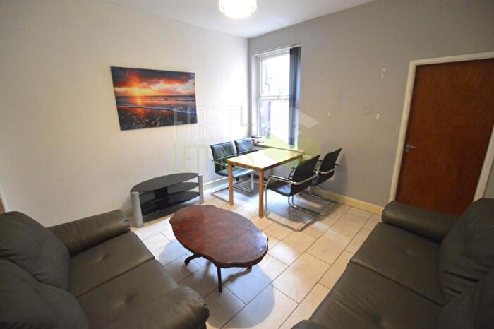 4 Bedroom Terraced House To Rent In Lytham Road, Clarendon Park, LE2