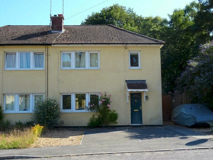 3 Bedroom Semi-Detached House For Sale In Faircross, Hermitage, RG18