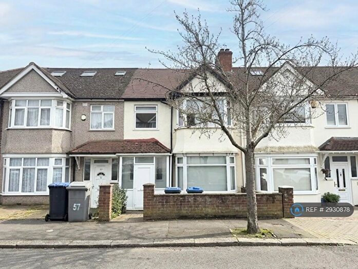 5 Bedroom Terraced House To Rent In Cairnfield Avenue, London, NW2