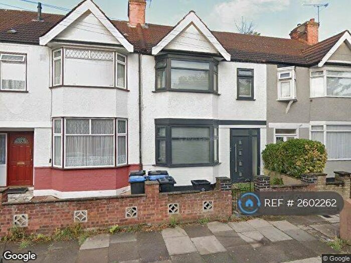 2 Bedroom Flat To Rent In London, London, N9