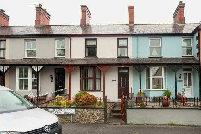 2 Bedroom Terraced House For Sale In Llanwnda, Caernarfon, Gwynedd, LL54