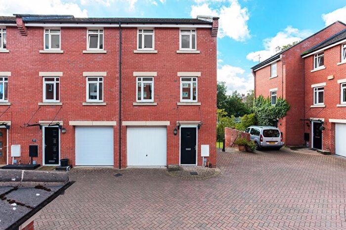 3 Bedroom Town House To Rent In Mill Green, Congleton, CW12