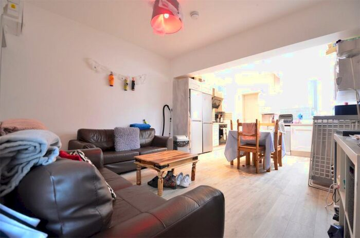 6 Bedroom Terraced House To Rent In Student Property - Selly Oak, Birmingham, B29